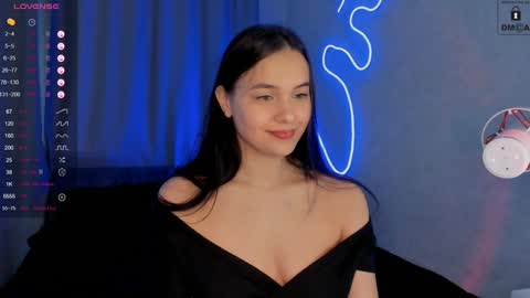 Snapshot of mia_mit chatting on 12.07.24 Mia online show from 12.07.24