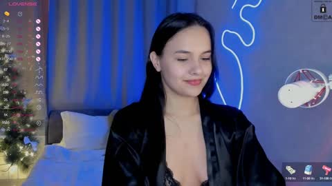 Snapshot of mia_mit chatting on 01.04.25 Mia online show from 01.04.25
