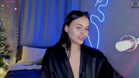 Snapshot of mia_mit chatting on 01.10.25 Mia online show from 01.10.25