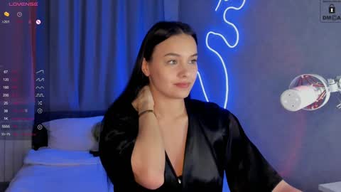 Snapshot of mia_mit chatting on 01.27.25 Mia online show from 01.27.25