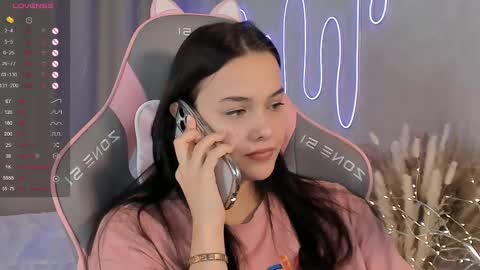 Snapshot of mia_mit chatting on 03.03.25 Mia online show from 03.03.25