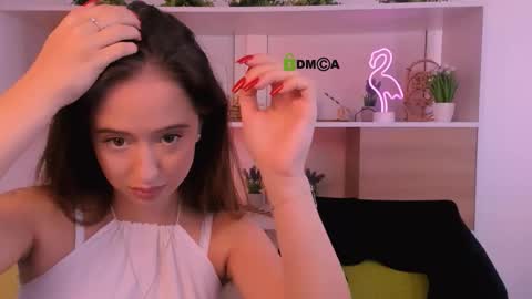 Snapshot of mia_moah chatting on 10.22.25 mia_moah online show from 10.22.25