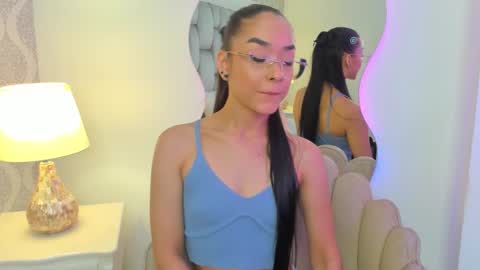 Snapshot of mia_monroe7 chatting on 10.19.25 mia monroe7 online show from 10.19.25