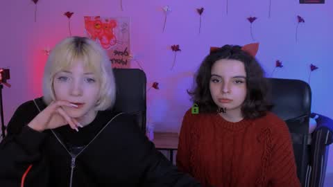 Snapshot of mia_mooon_ chatting on 04.12.26 mia_mooon_ online show from 04.12.26
