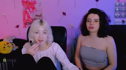 Snapshot of mia_mooon_ chatting on 05.19.26 mia_mooon_ online show from 05.19.26