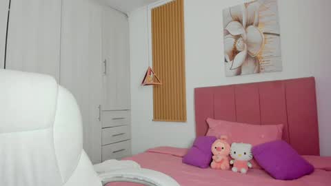 Snapshot of mia_nevaeh chatting on 01.09.25 Mia Nevaeh - follow me online show from 01.09.25