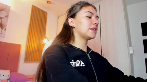 Snapshot of mia_nevaeh chatting on 01.21.25 Mia Nevaeh - follow me online show from 01.21.25