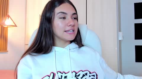 Snapshot of mia_nevaeh chatting on 01.30.25 Mia Nevaeh - follow me online show from 01.30.25