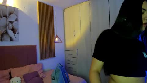 Snapshot of mia_nevaeh chatting on 01.18.26 Mia Nevaeh - follow me online show from 01.18.26