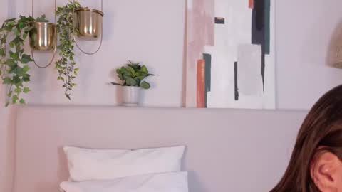 mia_oconner online show from 01.10.25