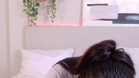 mia_oconner online show from 01.30.25