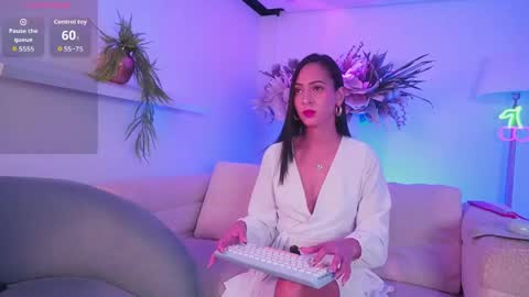 Mia online show from 04.24.26