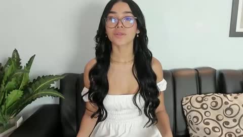 mia_petite72 online show from 09.20.25