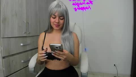 Mia online show from 02.22.25