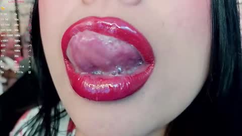 Mia online show from 11.29.25