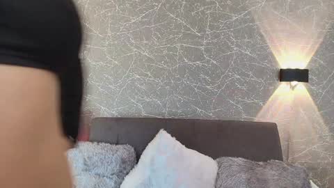 Mia Roux online show from 01.19.25