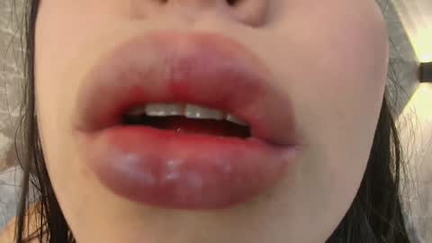 Mia Roux online show from 02.02.25