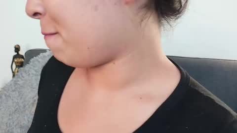 Mia Roux online show from 09.25.25