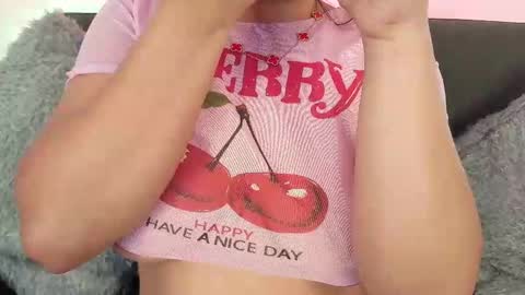 Mia Roux online show from 10.03.25