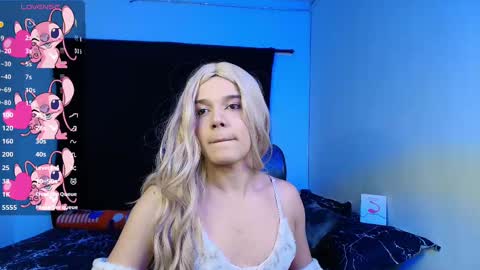 Snapshot of mia_russe13 chatting on 10.22.25  13 online show from 10.22.25