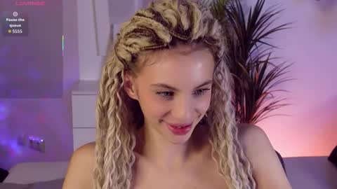 Mia online show from 11.05.25