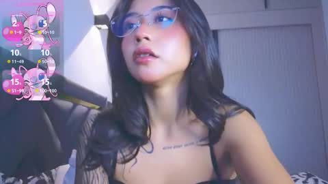 Mia online show from 11.18.25