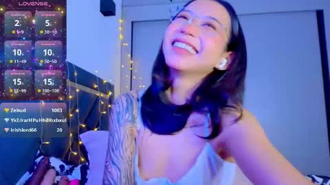 Mia online show from 12.21.25