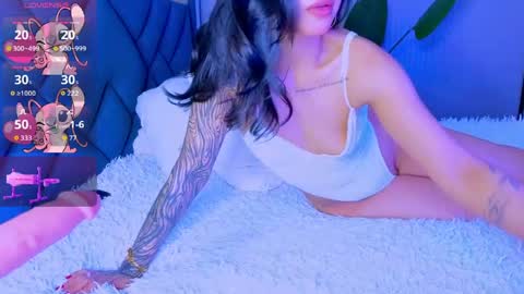 Mia online show from 04.24.26