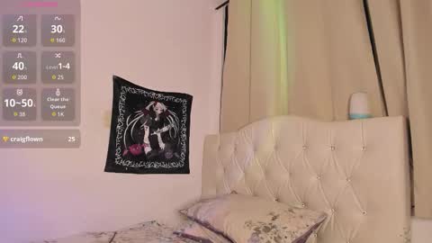 Mia Sky online show from 09.28.25