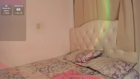 Mia Sky online show from 10.03.25