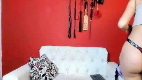 Mia sophiia online show from 02.27.25