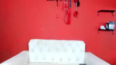 Mia sophiia online show from 02.28.25