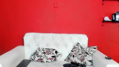 Mia sophiia online show from 03.04.25