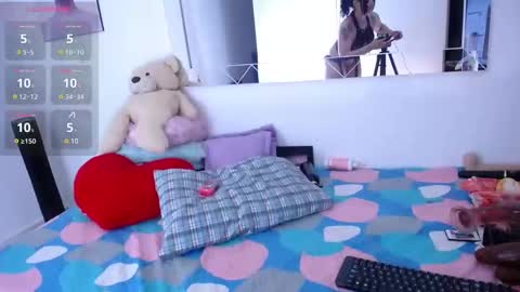 Snapshot of mia_starss chatting on 02.09.25 Mia  online show from 02.09.25