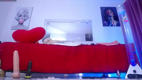 Snapshot of mia_starss chatting on 02.15.25 Mia  online show from 02.15.25