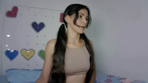 Snapshot of mia_suarez4 chatting on 04.26.26 MIA suarez4 online show from 04.26.26