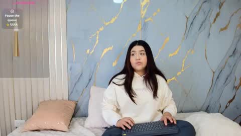 Snapshot of mia_sun14 chatting on 10.22.25 MIA  SUN  online show from 10.22.25