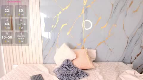 Snapshot of mia_sun14 chatting on 10.24.25 MIA  SUN  online show from 10.24.25