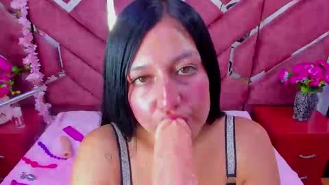 Snapshot of mia_sweett69 chatting on 10.24.25 mia sweett69 online show from 10.24.25
