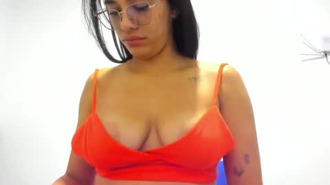 Mia  and  Devin  online show from 09.17.25