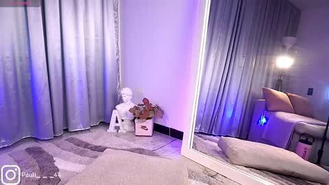 Mia online show from 09.20.25