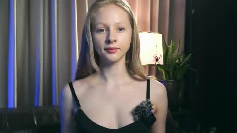 Mia online show from 12.19.25