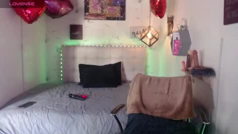 MIA  online show from 01.18.26