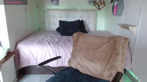 MIA  online show from 04.09.26