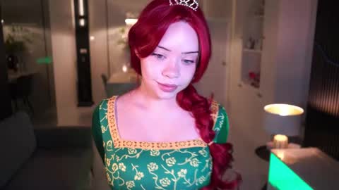 VixenMia online show from 10.12.25