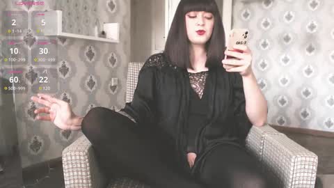 mia_wallase online show from 03.03.25