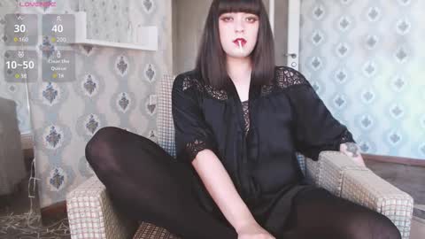 mia_wallase online show from 03.07.25