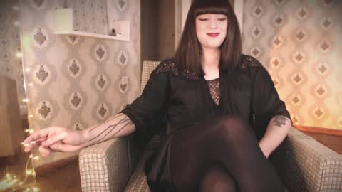 mia_wallase online show from 04.05.26