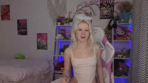 Snapshot of mia_waterlily chatting on 07.02.26 Mia online show from 07.02.26