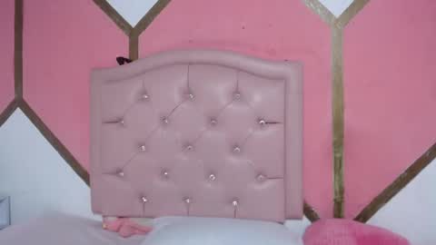 Mia online show from 01.05.26